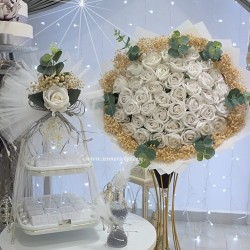 41 Beyaz Kadife Güllü İsteme, Söz, Nişan Buketi ve 2 Katlı Sunumlukta İsimli Çikolatası 4056 - Thumbnail