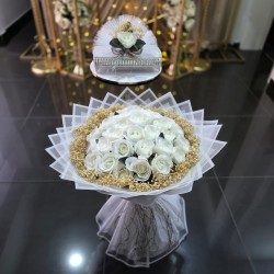 ŞENNUR - Beyaz 30'lu Gül İsteme, Söz, Nişan Buketi ve Çikolatası 4005