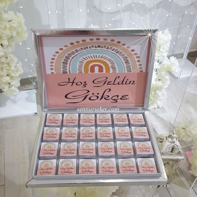 Gökkuşağı Desenli İsim Baskılı Bebek Çikolatası 3332 - 1