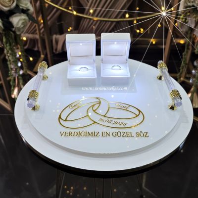 Işıklı Beyaz Yüzük Sunum Kutusu – Söz & Nişan İçin Şık Tasarım 4108