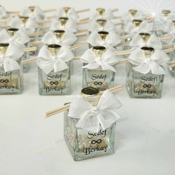 ŞENNUR - Kare Cam Şişede İncili Oda Kokusu 4062