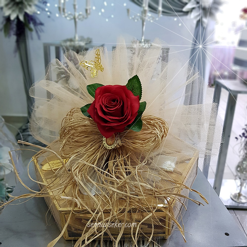 Kırmızı Gül İsteme Çiçek Çikolatası 2964 Söz / Nişan Çikolatası ŞENNUR