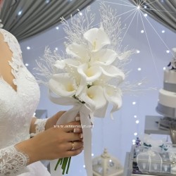 Zarif Beyaz Gala Gelin El Çiçeği – Modern ve Şık Gelin Buketi 4076